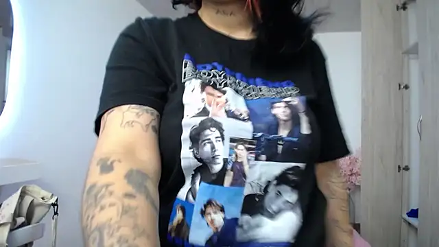 lily f00x online show from December 3, 12:25 pm