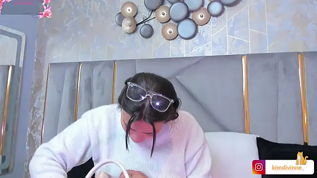 KimDevinne online show from March 8, 3:06 am