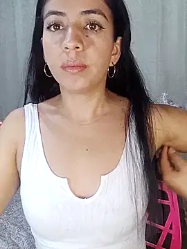 anngela01 online show from December 3, 5:42 am