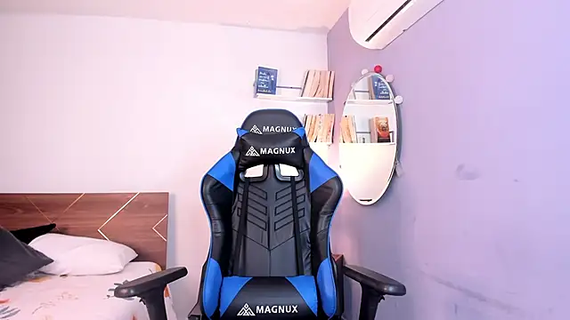 amber maxwell online show from February 15, 8:43 pm