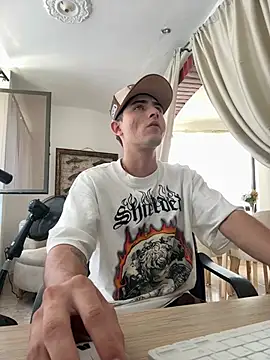 Snapshot of PhilipRich chatting on April 1, 4:59 pm PhilipRich online show from April 1, 4:59 pm