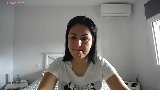 Snapshot of Sofiiaa_Cooper chatting on February 5, 10:31 am Sofiiaa Cooper online show from February 5, 10:31 am