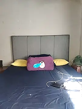 ThickPearlx23 online show from April 18, 9:46 am