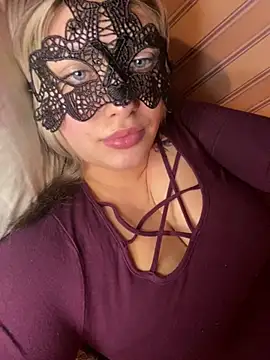 Snapshot of 69Laura696 chatting on March 2, 4:53 pm 69Laura696 online show from March 2, 4:53 pm