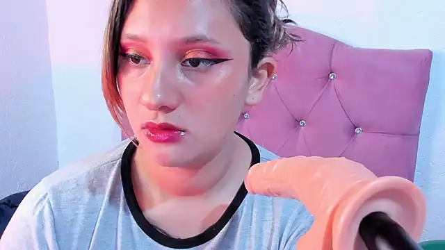 Mila nixon02 online show from March 15, 2:45 pm