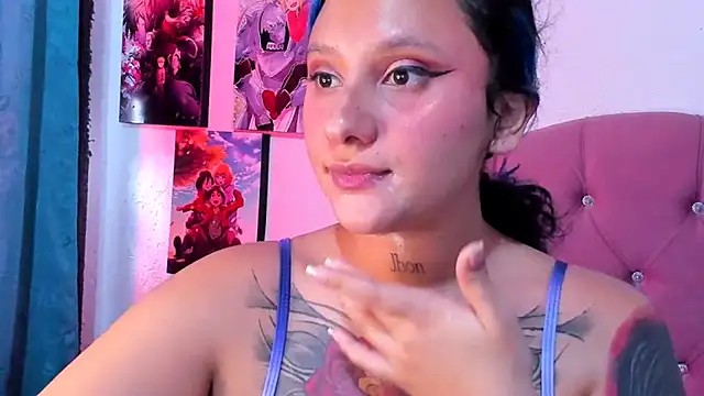 Snapshot of Mila_nixon02 chatting on April 18, 7:07 pm Mila nixon02 online show from April 18, 7:07 pm