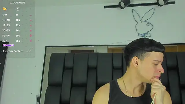 JadeSmiith  online show from February 22, 10:09 pm