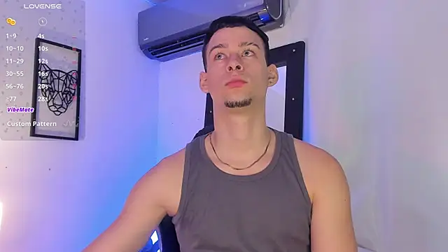 JadeSmiith  online show from March 4, 9:43 pm