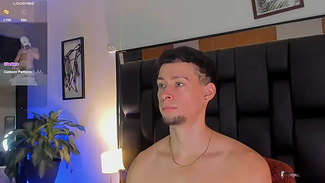 JadeSmiith  online show from October 10, 10:20 pm