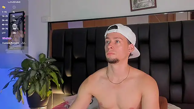 JadeSmiith  online show from November 13, 10:19 pm