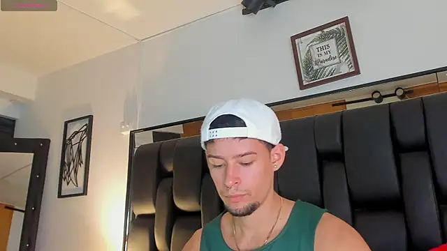 JadeSmiith  online show from December 20, 10:50 pm