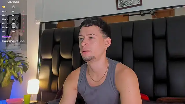 JadeSmiith  online show from January 7, 10:01 pm