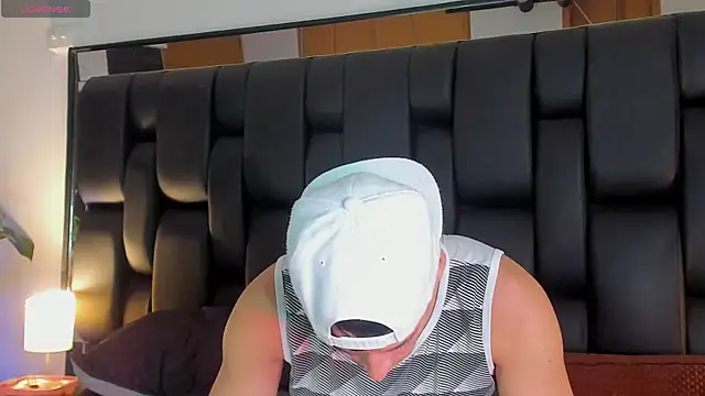 JadeSmiith  online show from January 9, 9:38 pm