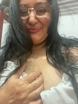 Gia Nahomi online show from January 7, 11:24 pm