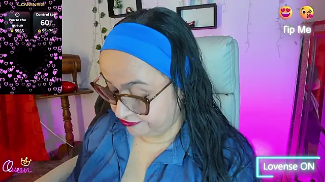 Gia Nahomi online show from March 12, 10:49 pm