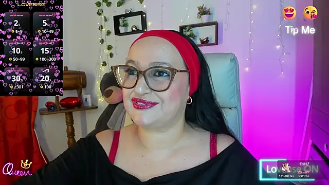 Gia Nahomi online show from April 10, 10:58 pm