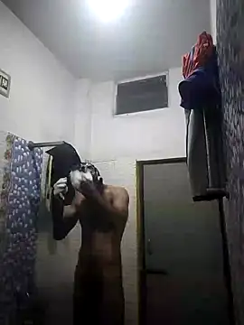 Snapshot of loganwollf chatting on January 30, 2:04 pm loganwollf online show from January 30, 2:04 pm