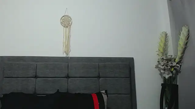 Snapshot of Vicky_Love_ chatting on February 18, 10:49 am Vicky Love online show from February 18, 10:49 am