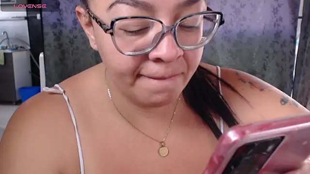 Snapshot of miia-big1boobs_ chatting on July 15, 1:38 pm miia-big1boobs online show from July 15, 1:38 pm