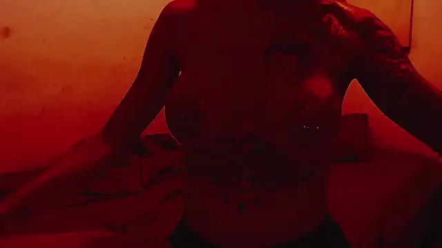 Snapshot of jhoanadoll chatting on December 20, 7:12 am jhoanadoll online show from December 20, 7:12 am