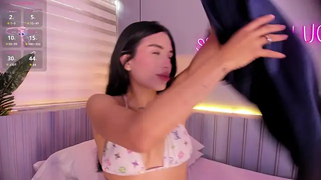 stephanymonroe online show from April 14, 4:35 pm