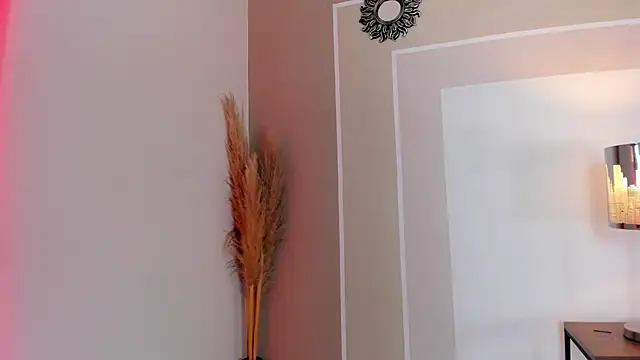 Snapshot of valeriavibes chatting on December 4, 10:19 pm valeriavibes online show from December 4, 10:19 pm