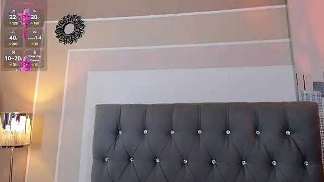 Snapshot of valeriavibes chatting on December 7, 10:06 pm valeriavibes online show from December 7, 10:06 pm