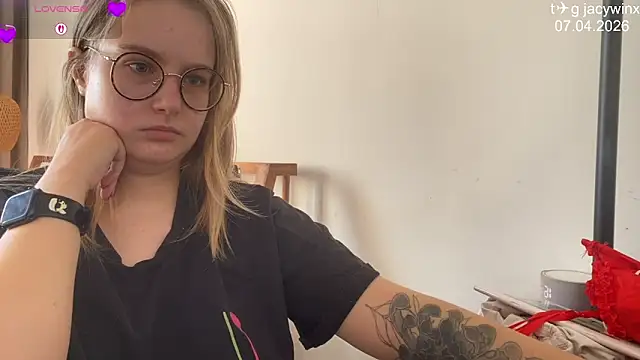 JacyWinslat online show from April 7, 9:21 am