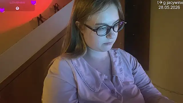 JacyWinslat online show from May 28, 9:01 pm
