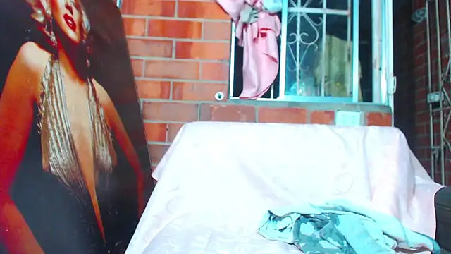 Snapshot of DOMINANTE_KLOE_ chatting on December 9, 2:56 am DOMINANTE KLOE online show from December 9, 2:56 am