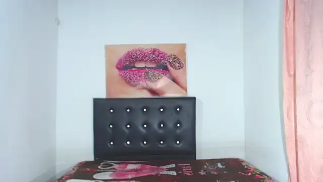 Snapshot of DOMINANTE_KLOE_ chatting on January 7, 5:12 am DOMINANTE KLOE online show from January 7, 5:12 am