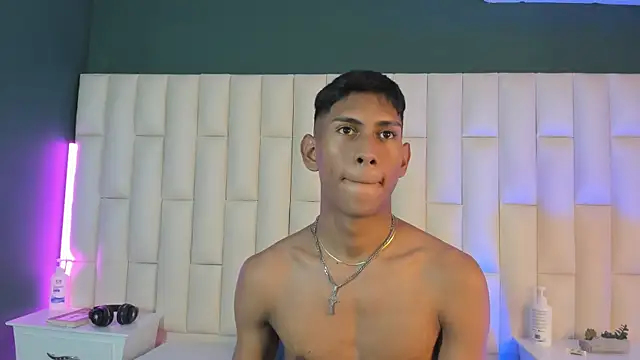 Nick Collins18 online show from February 16, 4:31 am