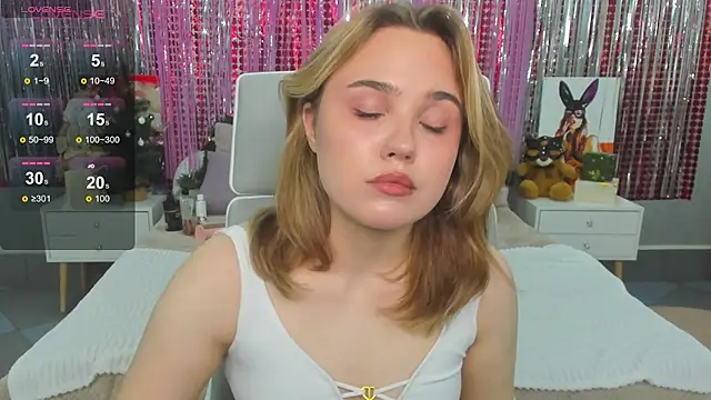 Snapshot of Sweet_muffin00 chatting on December 12, 5:42 am Sweet muffin00 online show from December 12, 5:42 am