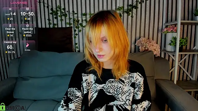 Snapshot of Little_Chips chatting on February 18, 5:20 pm Little Chips online show from February 18, 5:20 pm