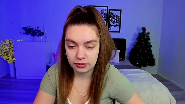 DaniellaLovely online show from January 23, 11:15 am