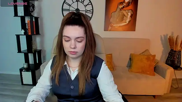 DaniellaLovely online show from March 6, 1:57 pm