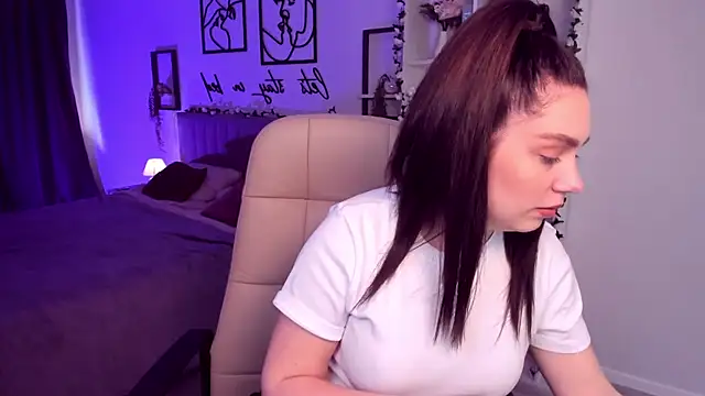 DaniellaLovely online show from March 13, 10:57 am