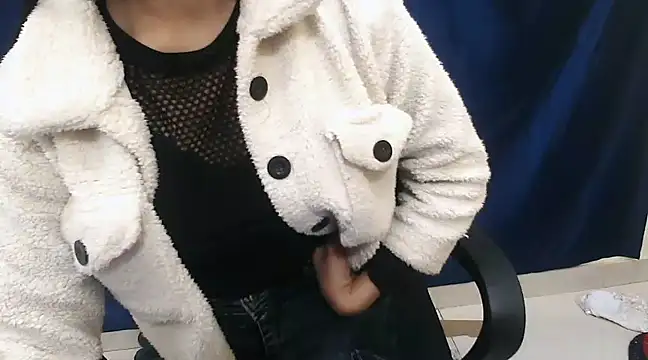 Snapshot of cutie-pie8 chatting on January 26, 11:29 pm cutie-pie8 online show from January 26, 11:29 pm