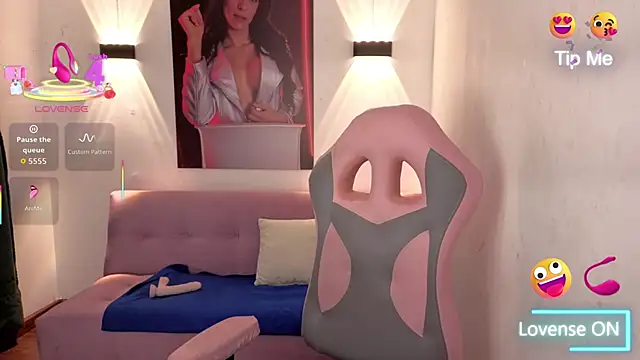 vittorialombardi   online show from September 10, 8:14 am