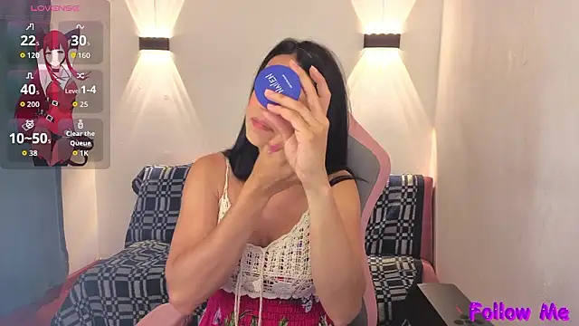 vittorialombardi   online show from March 6, 6:54 am