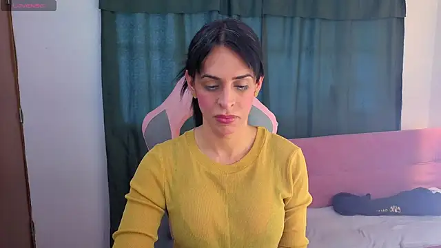 vittorialombardi   online show from June 22, 9:34 pm