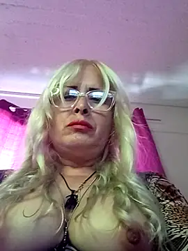 Rousmk1 online show from December 2, 1:28 pm