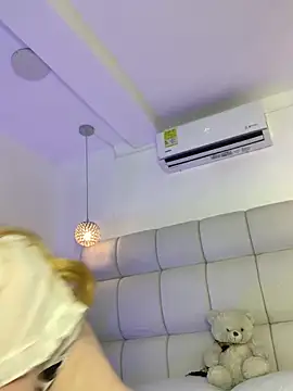 Alexa Handler online show from April 11, 7:40 pm