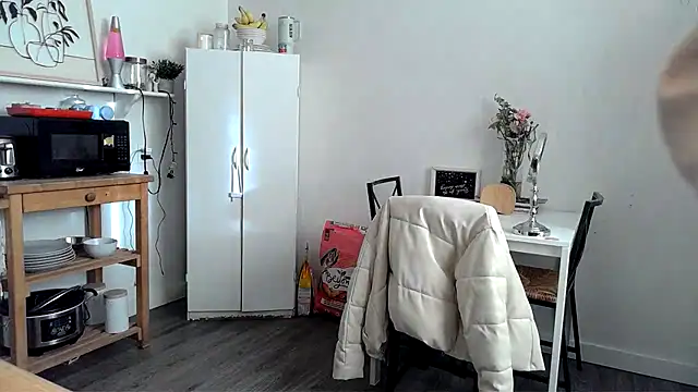 Kittyymaze1 online show from February 26, 1:10 pm