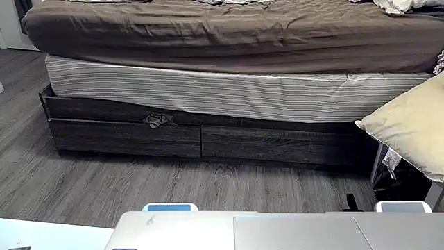 Kittyymaze1 online show from April 14, 11:49 am