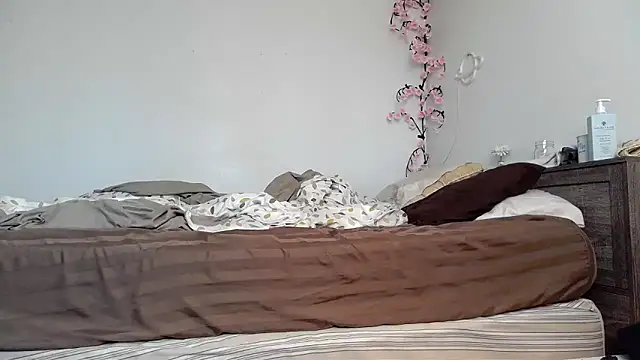 Snapshot of Kittyymaze1 chatting on April 22, 12:28 pm Kittyymaze1 online show from April 22, 12:28 pm