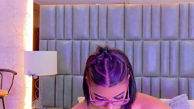 Snapshot of TiaraRosse chatting on April 30, 5:41 pm TiaraRosse online show from April 30, 5:41 pm