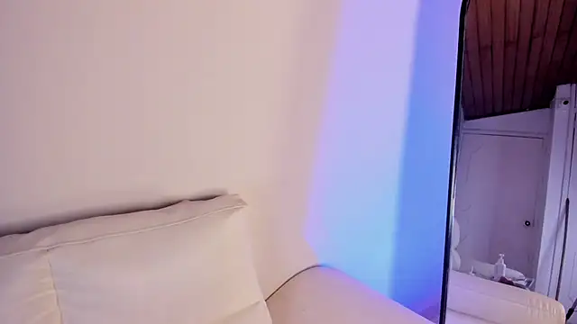 Rebeca Williams  online show from January 25, 3:19 am