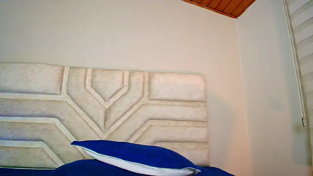 Rebeca Williams  online show from March 5, 4:45 am