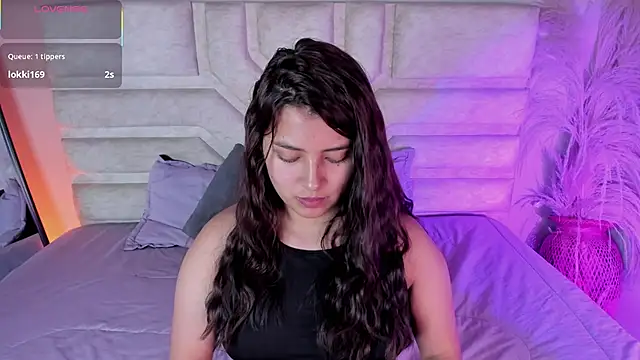 Rebeca Williams  online show from November 10, 12:20 am